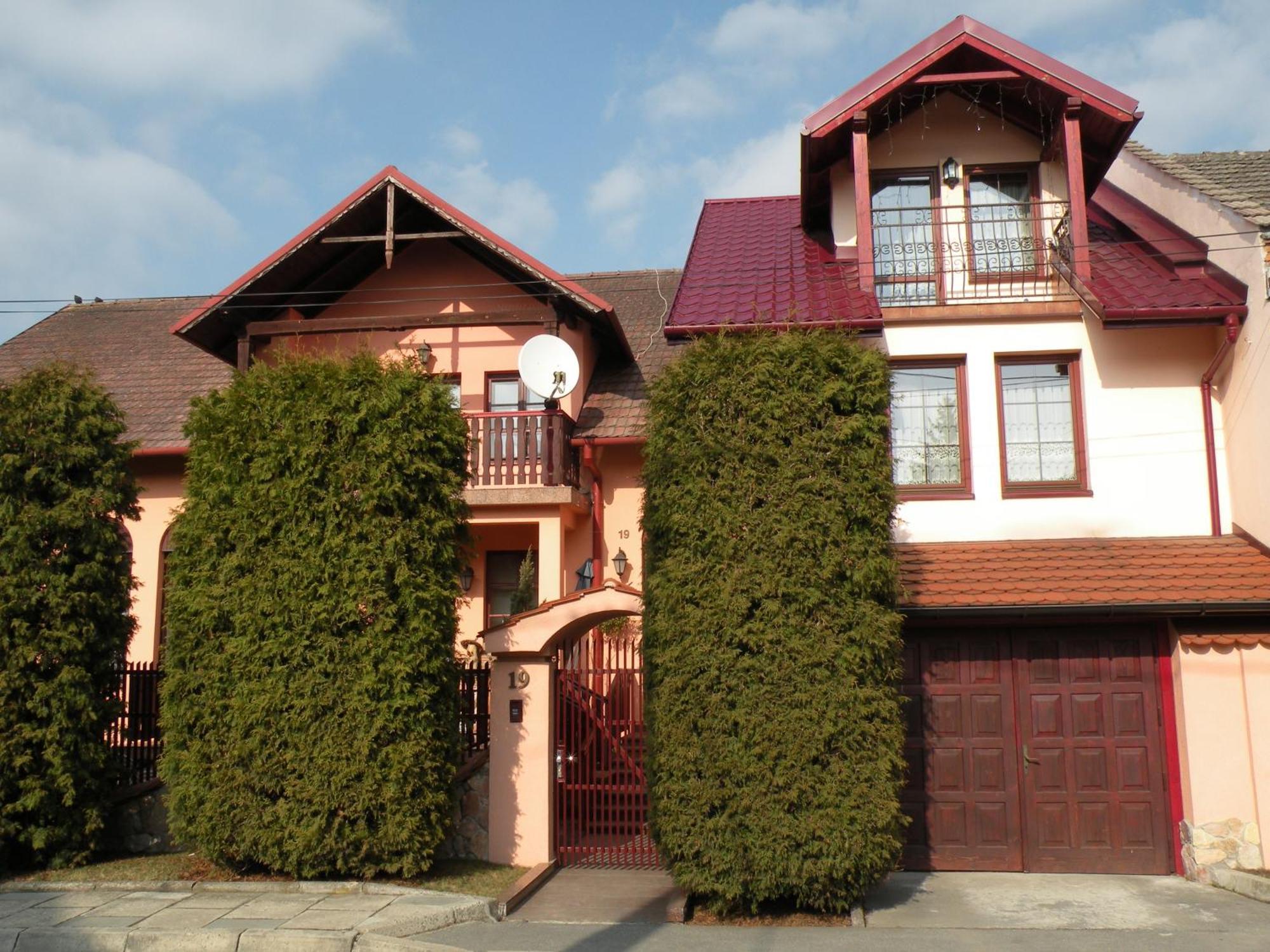 Dom Pod Tujami Bed and Breakfast Kraków Exteriör bild