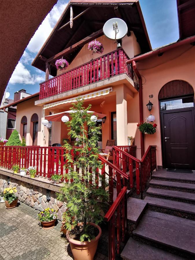 Dom Pod Tujami Bed and Breakfast Kraków Exteriör bild