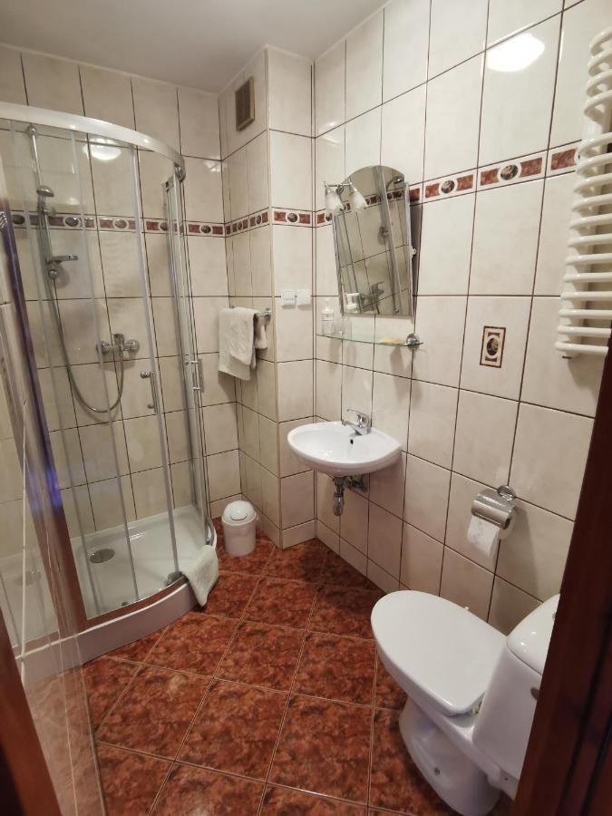 Dom Pod Tujami Bed and Breakfast Kraków Exteriör bild
